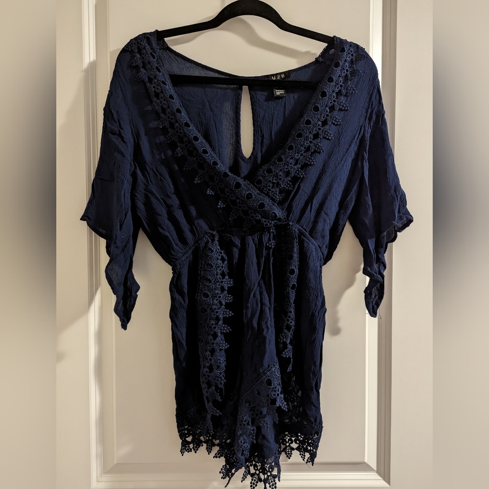 🌺3/$10🌺U2B | Navy romper, crochet details, flared sleeves, medium